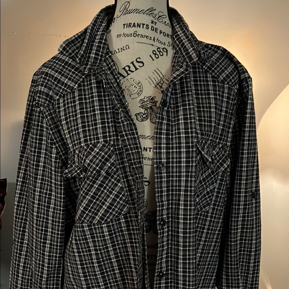 Woman’s Black Plaid long sleeve shirt button up great condition very comfortable